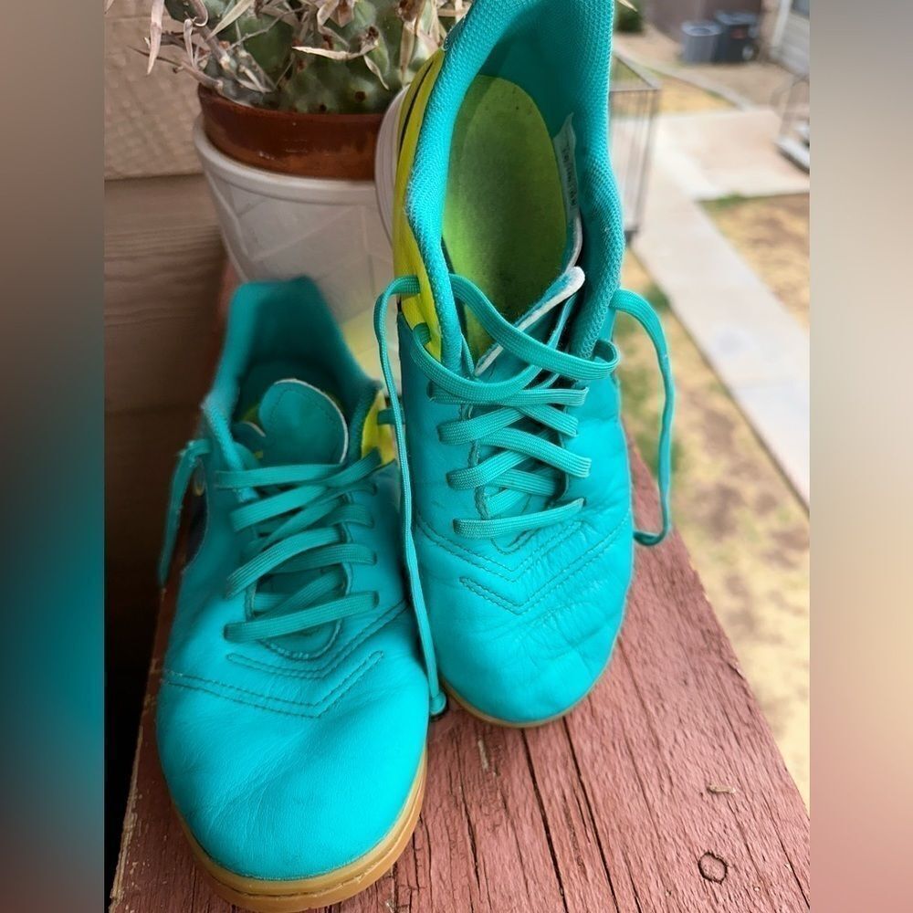 Nike Tiempo soccer shoes 4 youth